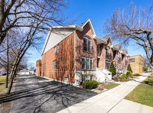 152 S Center St, Bensenville, IL 60106