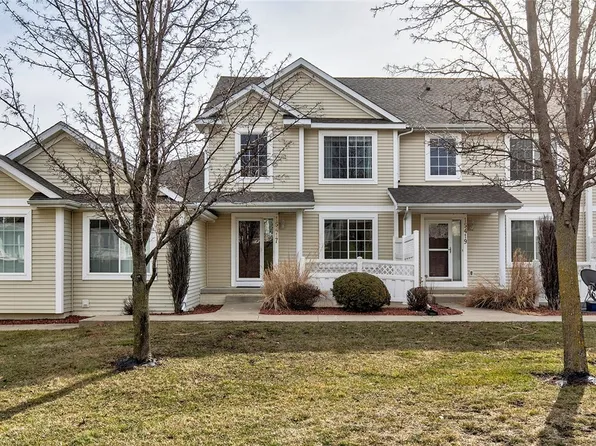 15417 Walnut Hills Dr, Urbandale, IA 50323