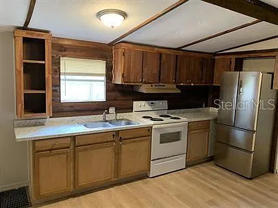 3 bed, 2.0 bath, 924 sqft, $1,195 — Photo 3