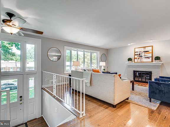 4th image of 10825 Colton St