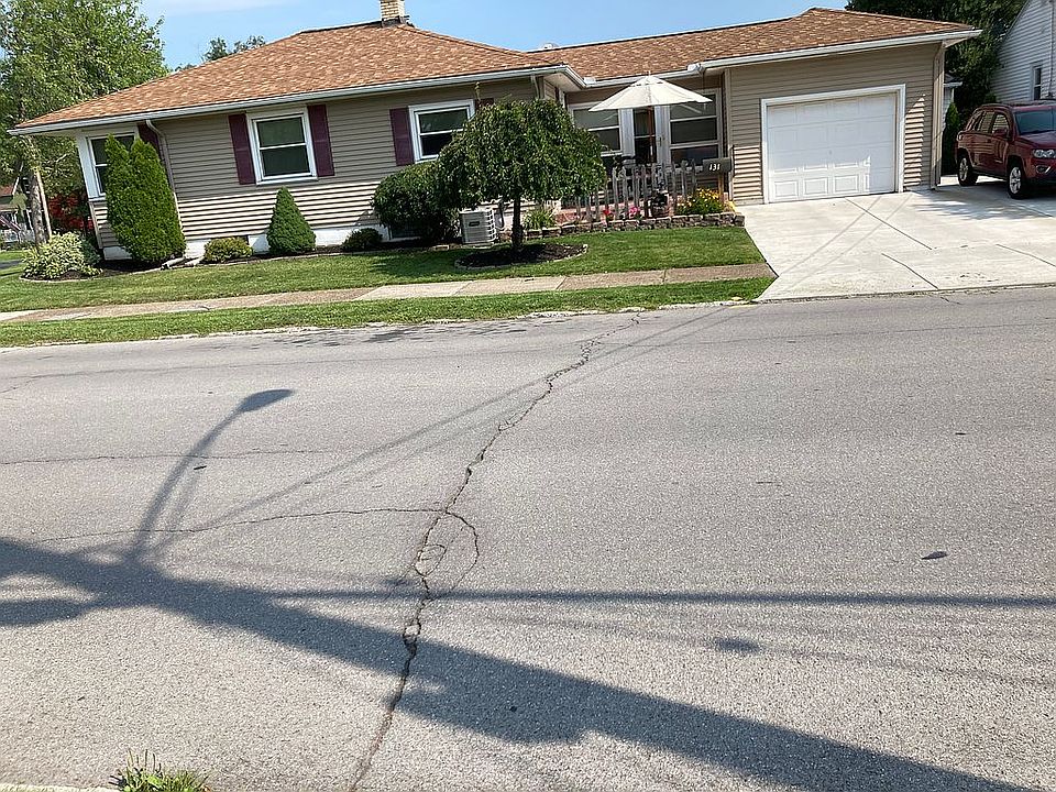1st image of 131 Dexter St