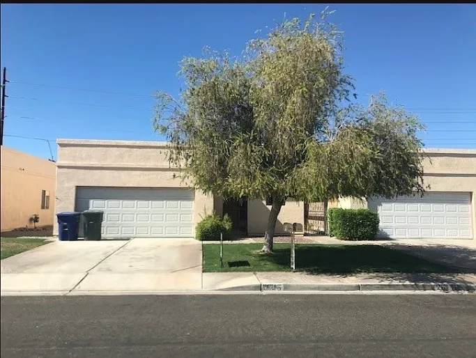 3 bed, 976 sqft, $1,595 — Photo 1