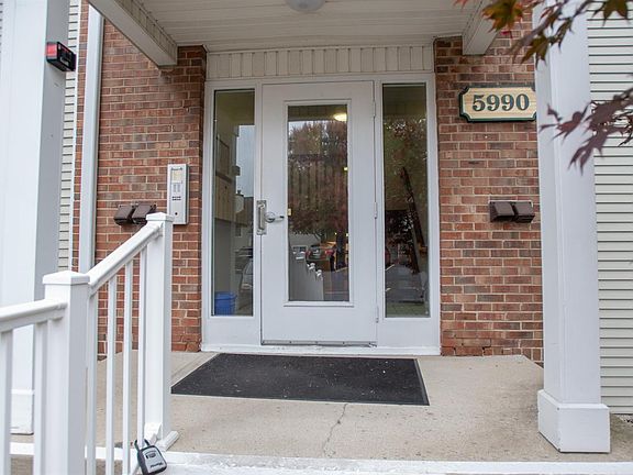 2nd image of 5990-3 Meadowcreek Dr #5990-03