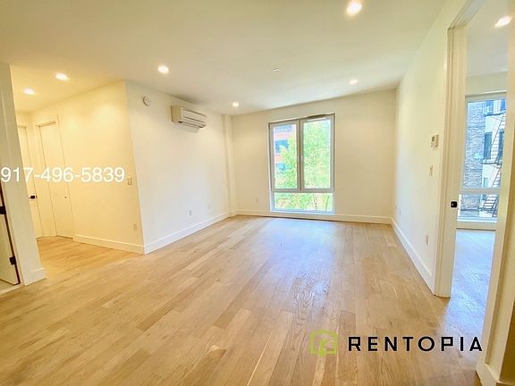 3rd image of 961 Willoughby Ave #315