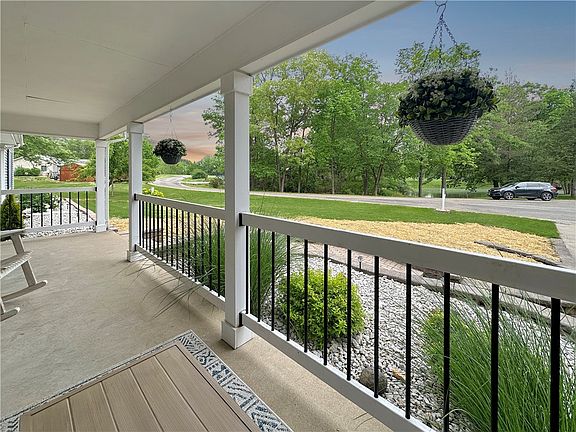 3rd image of 13631 Knollbrook Ln