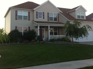 2221 Iroquois Ln, Yorkville, IL 60560
