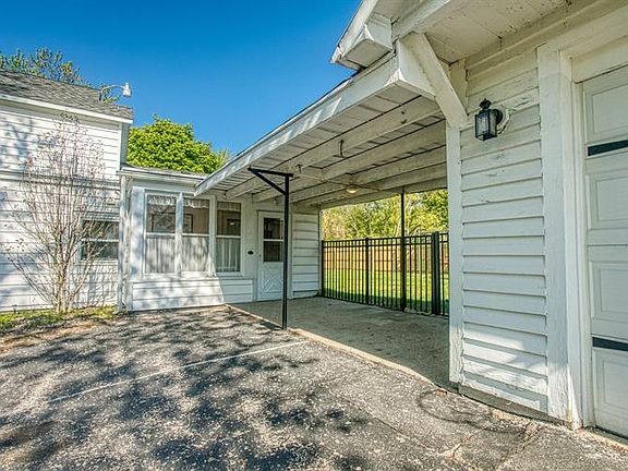 5th image of 1159 60th St SE