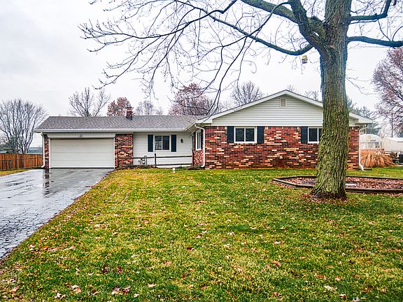 3rd image of 7840 Sharon Dr