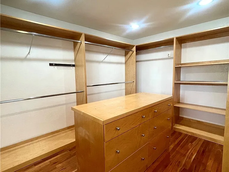 5702 Cynthia Ln — Photo 10