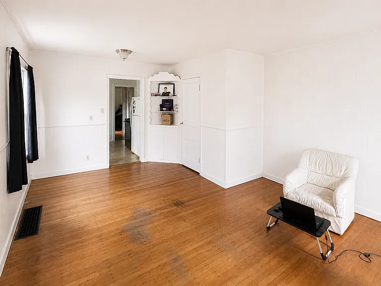 5848 Primrose Ave — Photo 3