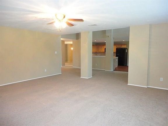 5th image of 722 Vista Grove Cir