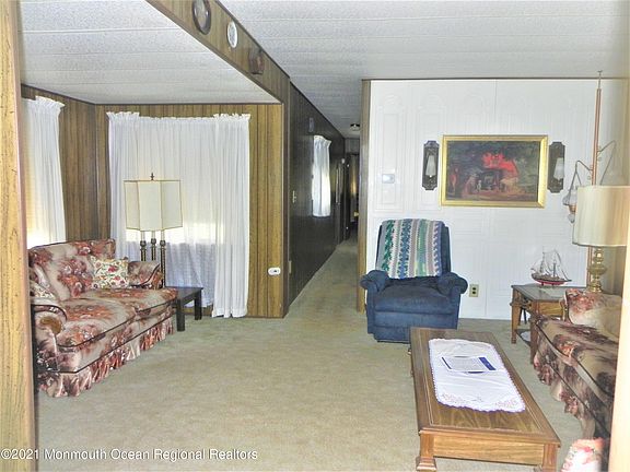 3rd image of 18 Beaver Ave