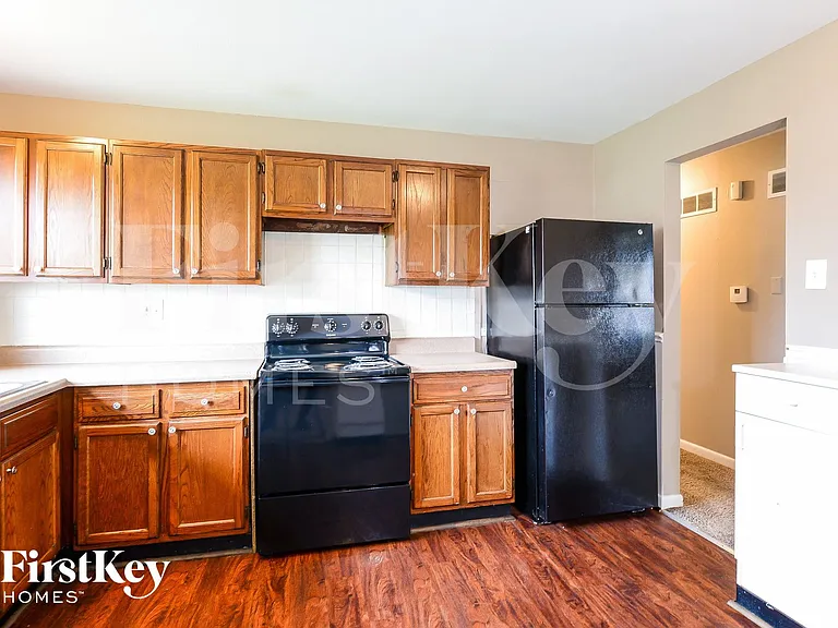 825 Manresa Ln — Photo 6