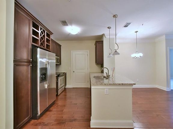 4th image of 901 Abernathy Rd APT 4190