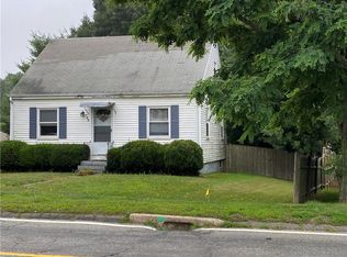 743 Metacom Ave, Bristol, RI 02809