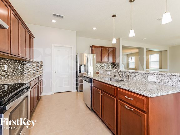 5th image of 2635 Interlock Dr