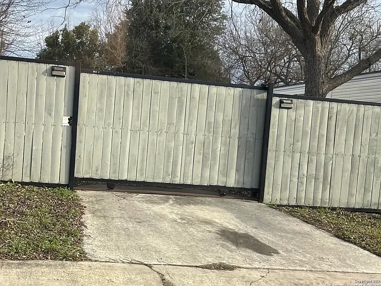 25226 Pat Pkwy #A — Photo 8