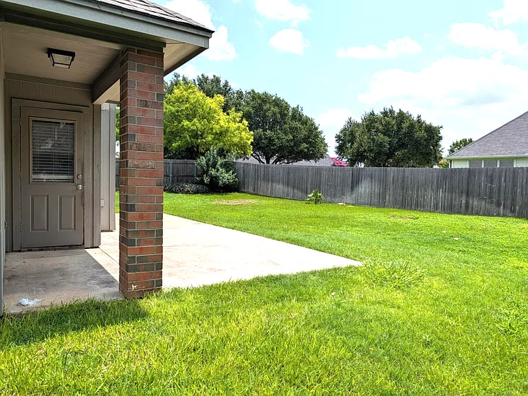 1021 Westend Dr — Photo 18