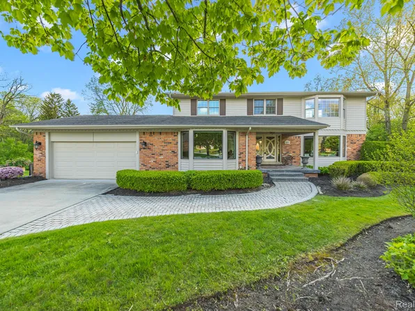 31255 Stonegate Ct, Farmington Hills, MI 48331