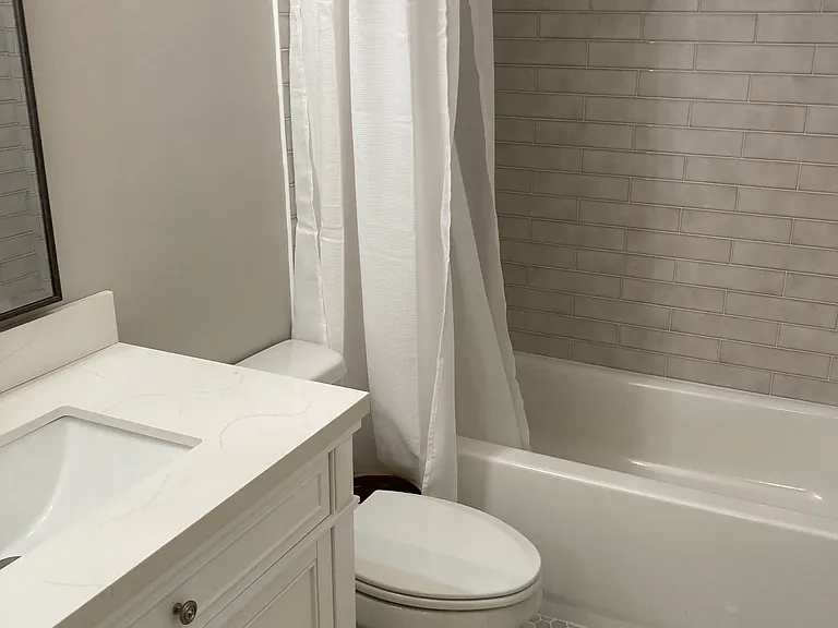 390 Westside Dr #B — Photo 16