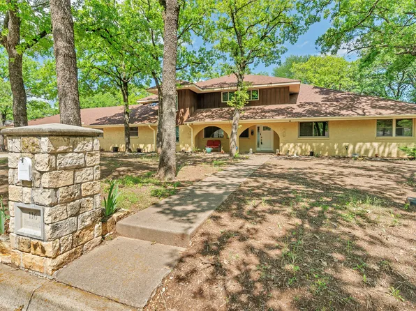 116 Nottingham Cir, Bridgeport, TX 76426