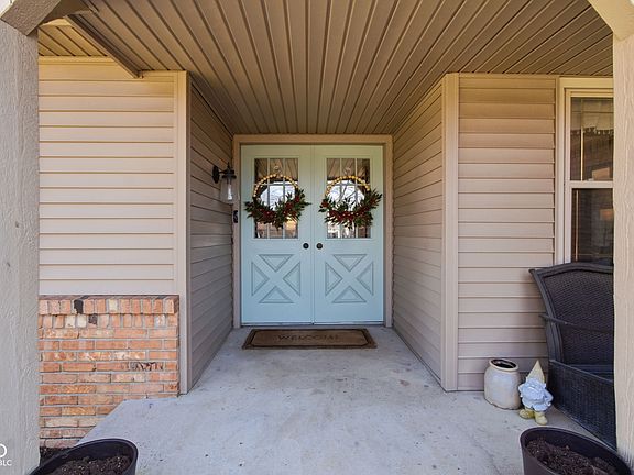5th image of 1127 Waterford Dr