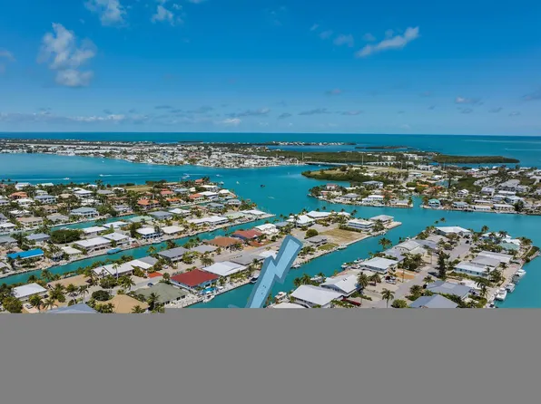 581 9th St, Key Colony Beach, FL 33051