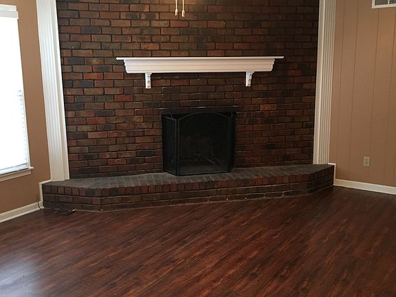 3rd image of 5725 Chapman Ave