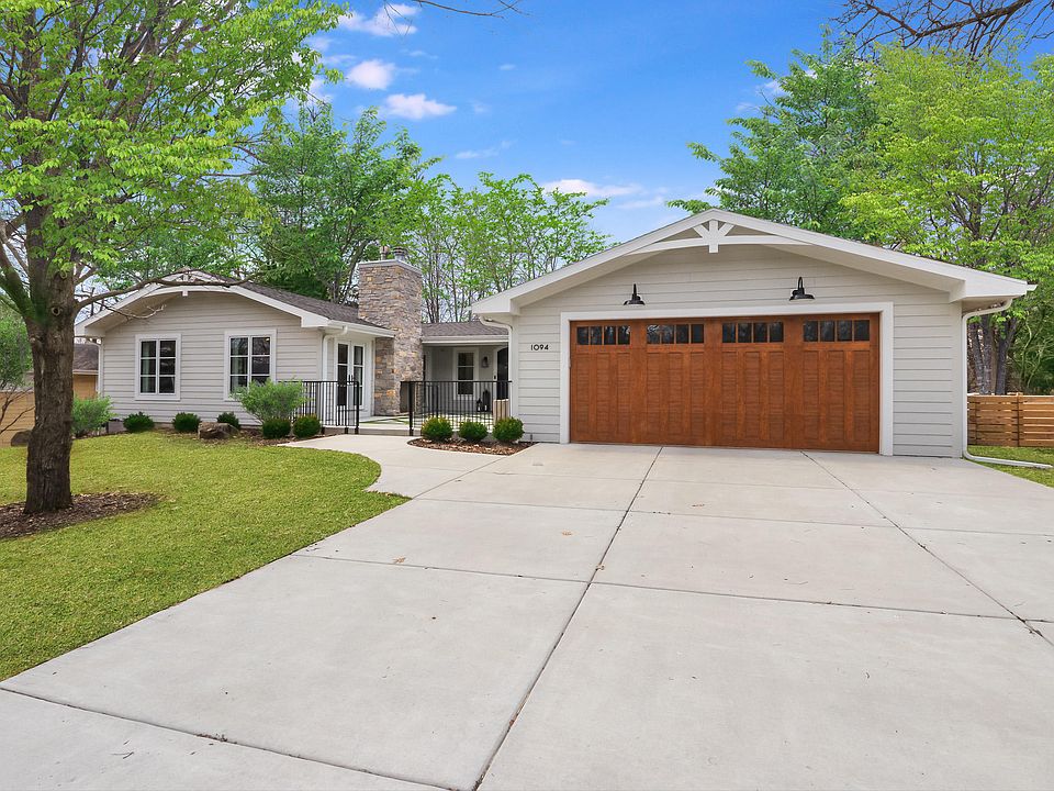 1st image of 1094 Sauganash Dr
