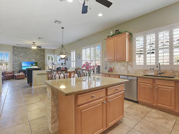 4th image of 3886 E Vallejo Dr