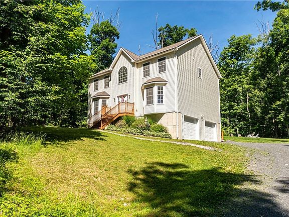 2nd image of 30 Dakota Ct