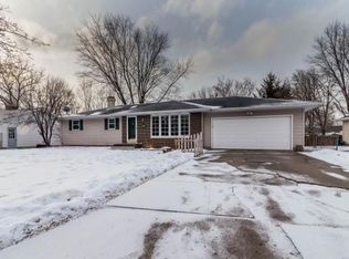 1853 Aspen Ln, Green Bay, WI 54303