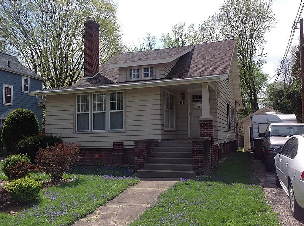 605 S New St photo 1