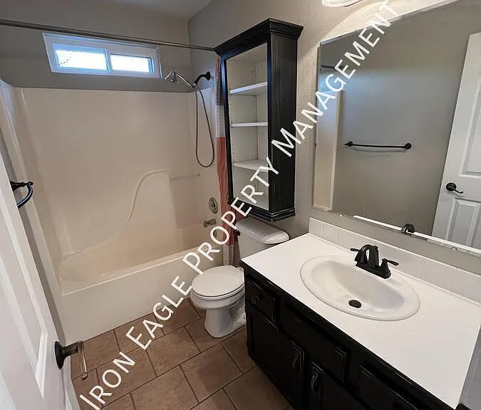 1451 E Beagle St — Photo 14