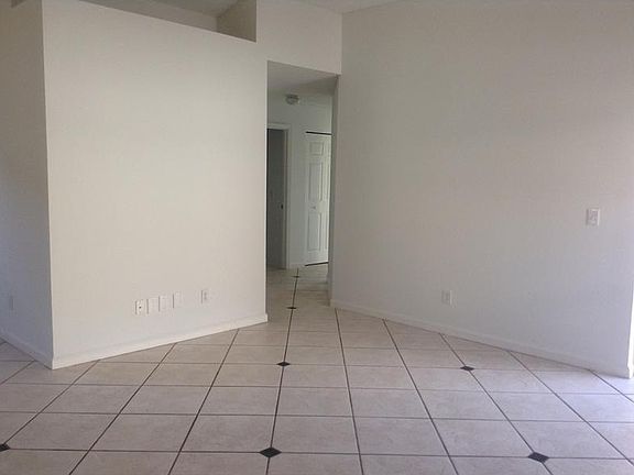 5th image of 18022 SW 29th Ln