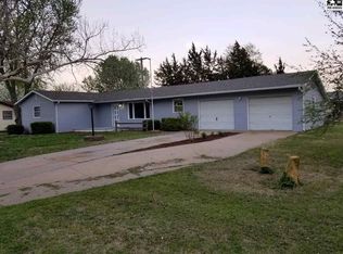 1312 Landon St, Hutchinson, KS 67501
