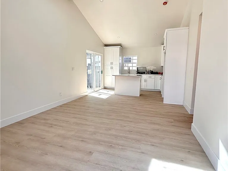 1543 Delford Ave #1/2 — Photo 2