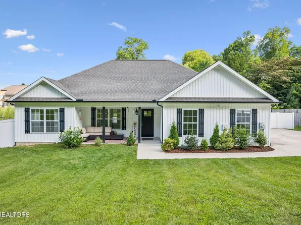 120 Breezewood Cir, Clinton, TN 37716