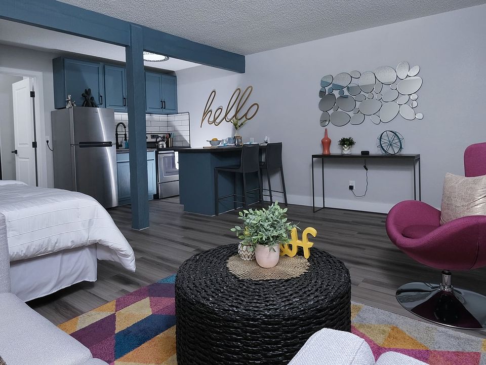 Fusion Apartments - Living Room