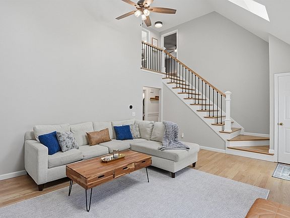 5th image of 36 Mount Pleasant St