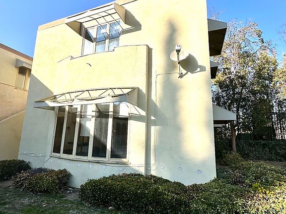 5th image of 5232 Louise Ave