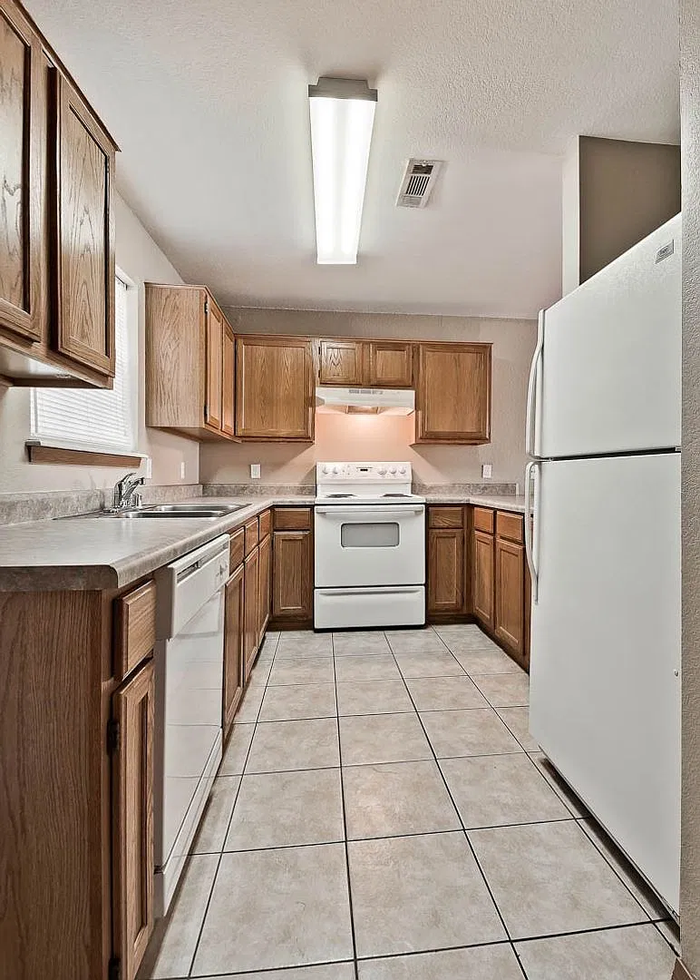Meadowview - East 12 units — Photo 4