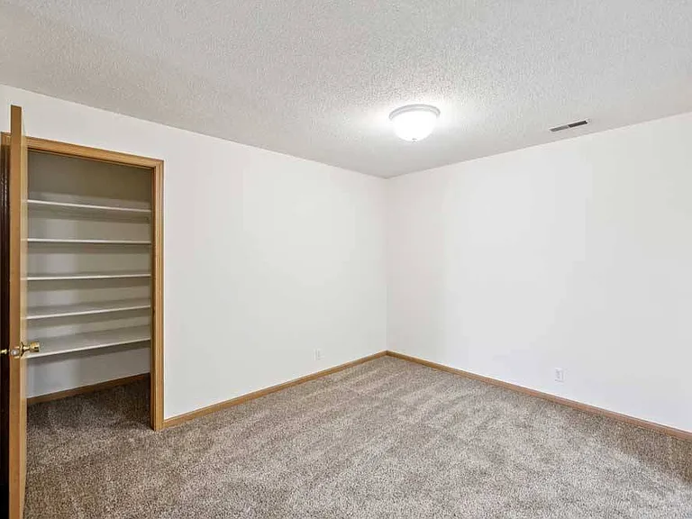 Northbrook Apartments — Photo 324