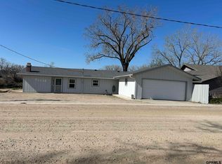 S1138 Platte Shore Dr, Fremont, NE 68025