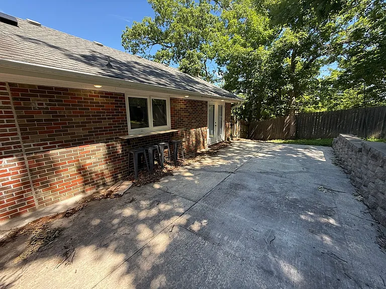 2500 Bluff Blvd — Photo 64