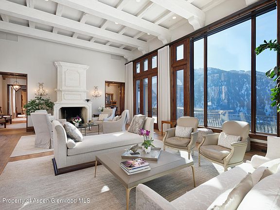 3rd image of 663 Mountain Laurel Dr