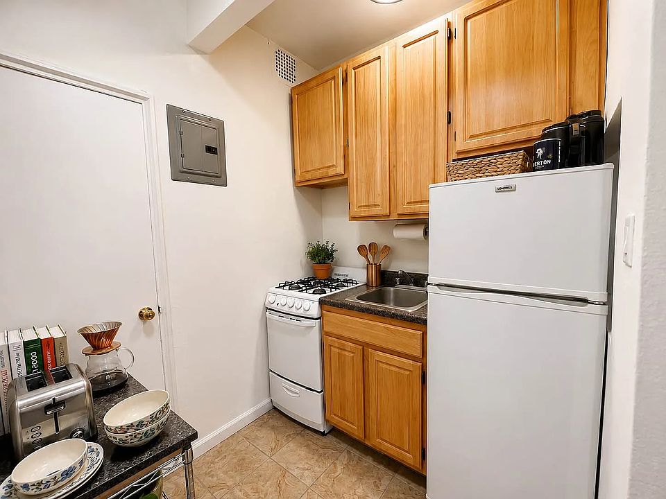 2nd image of 319 E 25th St APT 4C