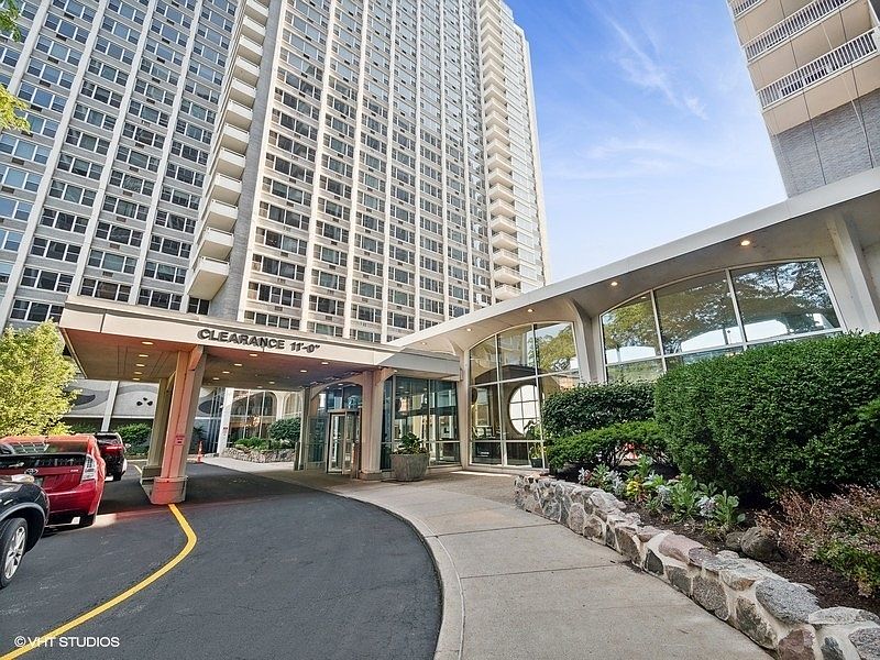 1st image of 4250 N Marine Dr APT 2915