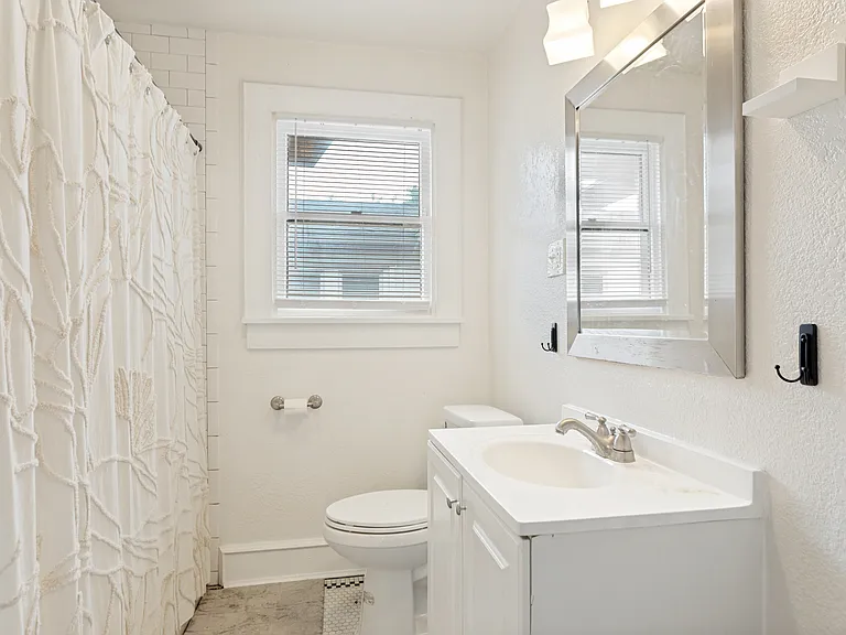 3115 Odessa Ave — Photo 8