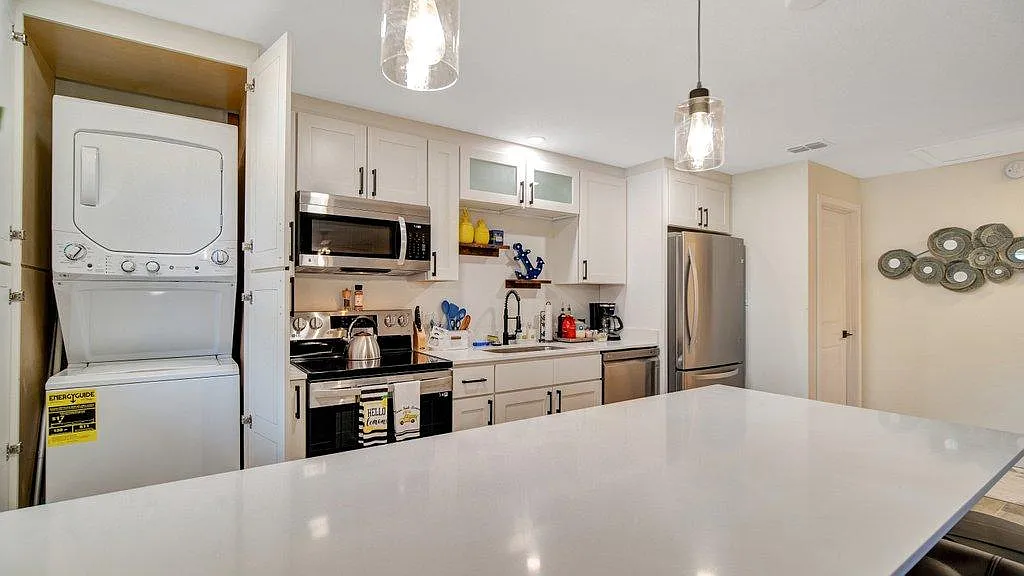 299 E Central Blvd — Photo 4